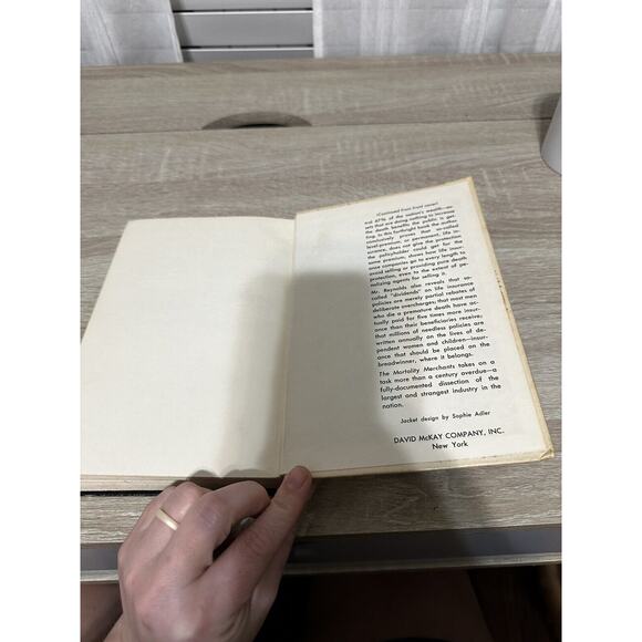 The Mortality Merchants By Scott Reynolds 1968 Hardcover First Edition Insurance - Picture 7 of 7